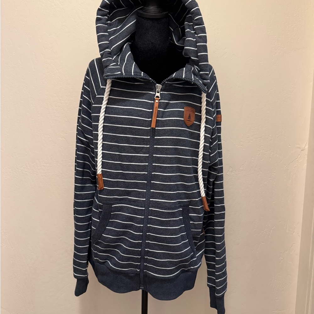 Wanakome Gray Hoodie with White Labels